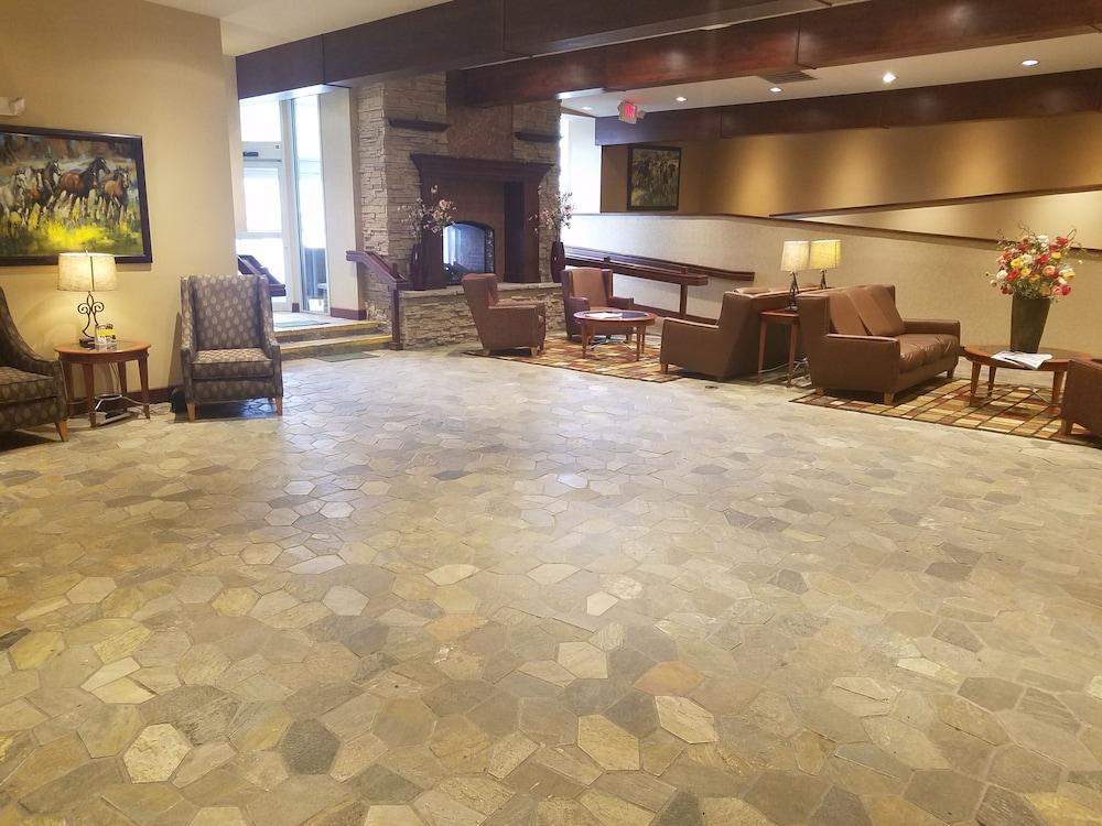 The Grand Hotel, Ascend Collection Hotel 3*